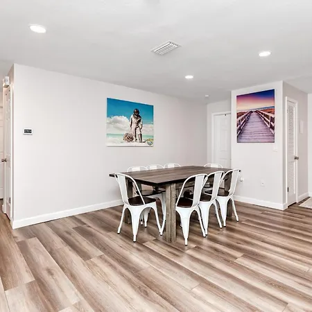 Modern Home, Heated Pool, Close To Beaches! Tarpon Springs Exterior photo