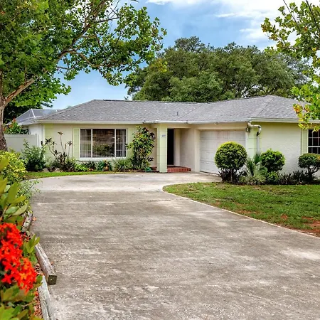 Modern Home, Heated Pool, Close To Beaches! Tarpon Springs Exterior photo