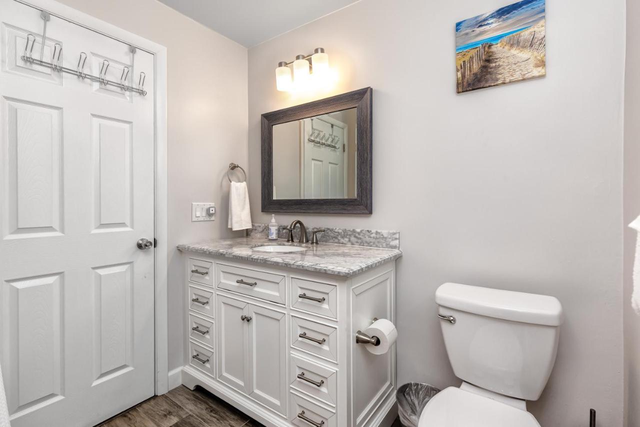 Modern Home, Heated Pool, Close To Beaches! *